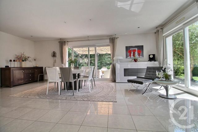 Afficher la photo en grand Maison à vendre - 8 pièces - 260 m2 - Veigy Foncenex - 74 - RHONE-ALPES