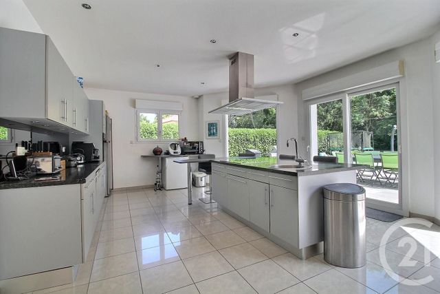 Afficher la photo en grand Maison à vendre - 8 pièces - 260 m2 - Veigy Foncenex - 74 - RHONE-ALPES