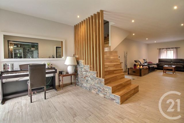 Maison à vendre - 8 pièces - 215,90 m2 - Bons En Chablais - 74 - RHONE-ALPES